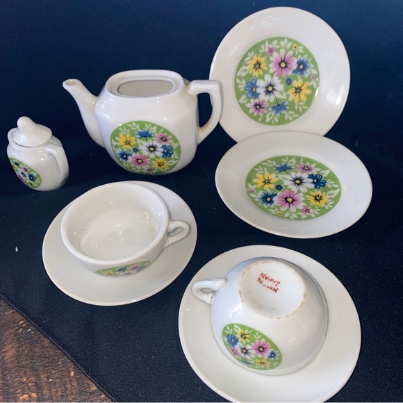 JAPAN Toy Tiny Play Tea Set Doll House China Dishes 8 pc Cups Plates VTG TEAPOT - Picture 2 of 15